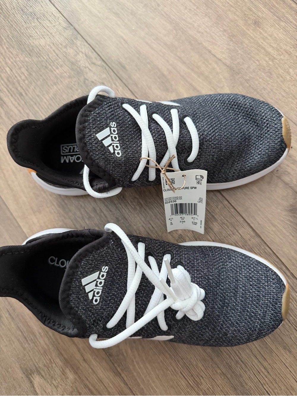 NWT Adidas Cloudfoam Pure SPW - Women Size 6 (Dark gray)